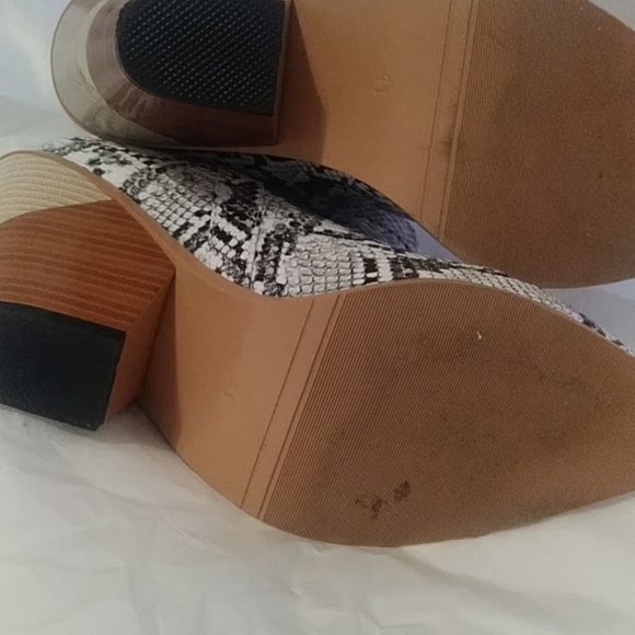 Boots - Picture 5 of 6